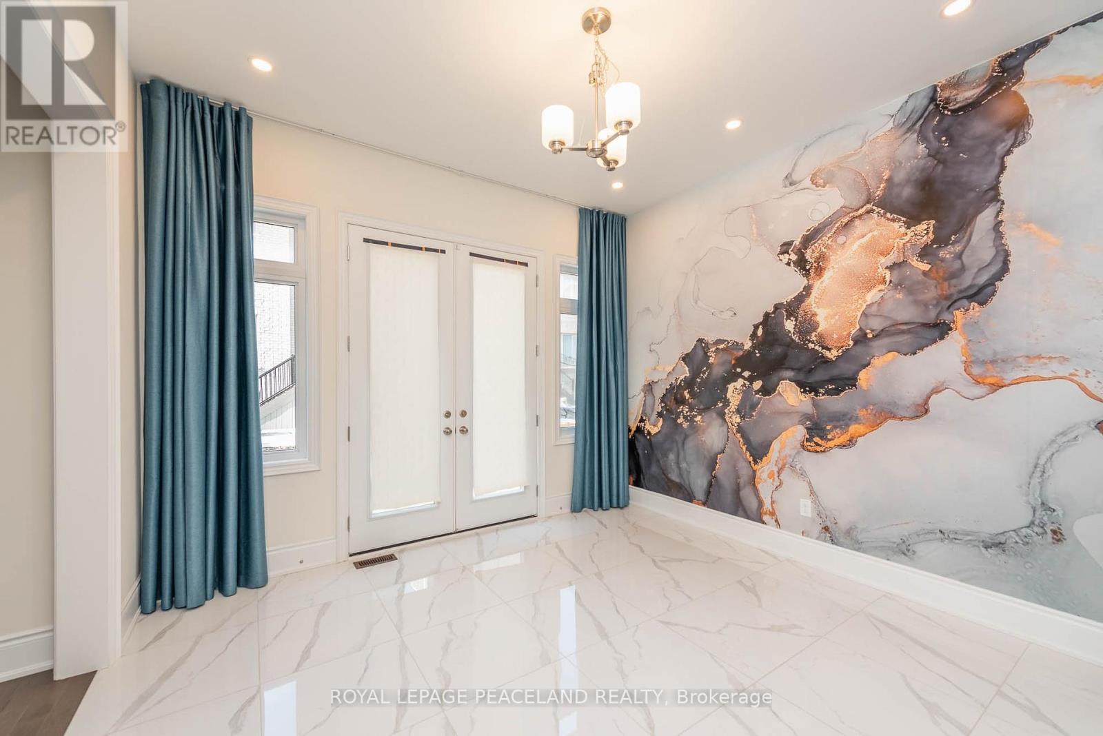 32 Planet Street, Richmond Hill, Ontario  L4C 4Y3 - Photo 8 - N12452946