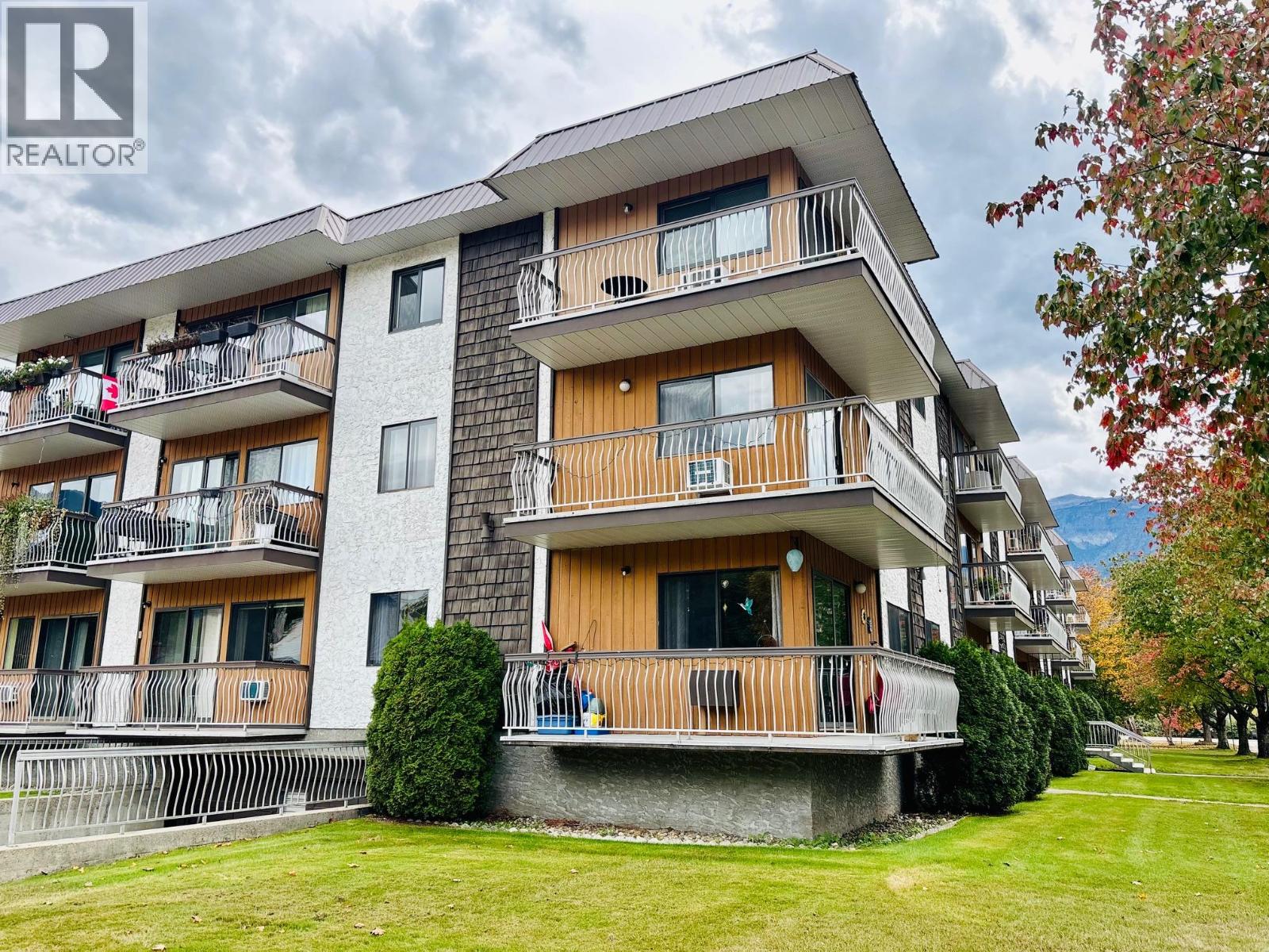 800 Mackenzie Avenue Unit# 102, Revelstoke, British Columbia  V0E 2S0 - Photo 1 - 10365304