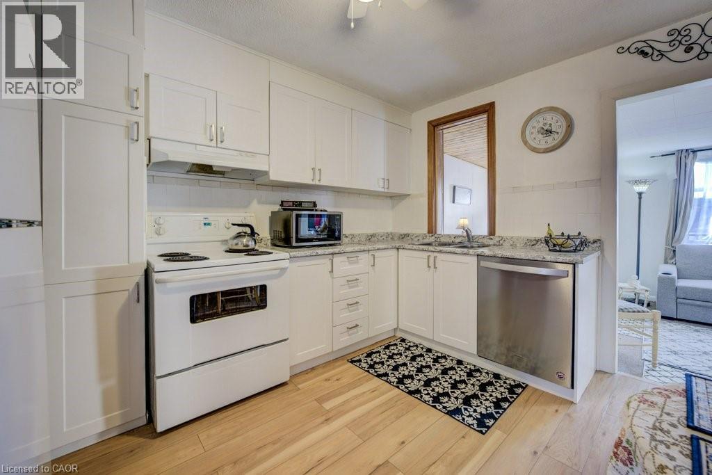 458 Upper Wentworth Street, Hamilton, Ontario  L9A 4T7 - Photo 15 - 40777224
