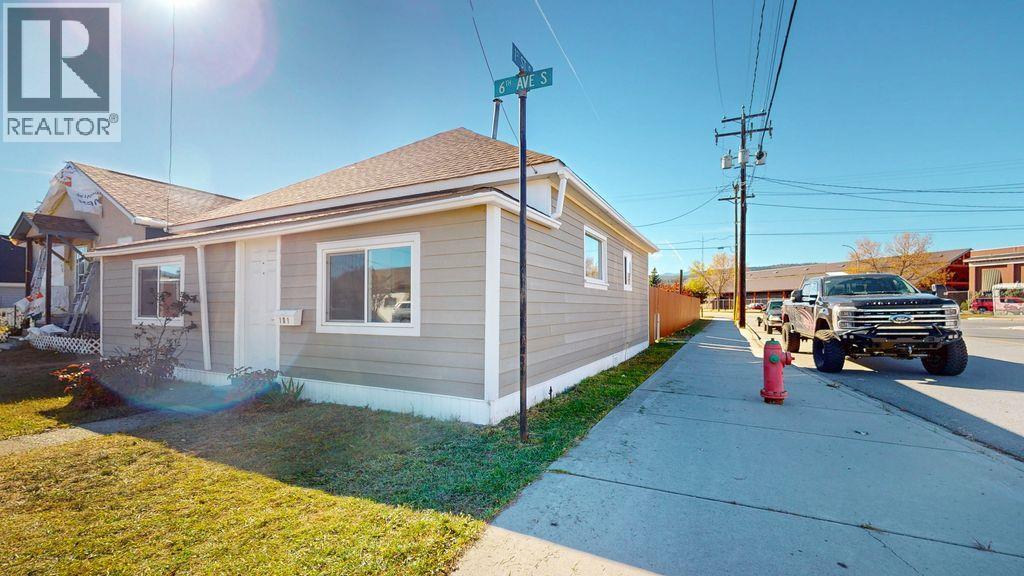 101 6th Avenue S, Cranbrook, British Columbia  V1C 2H5 - Photo 1 - 10364517