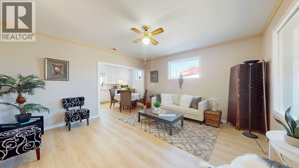 101 6th Avenue S, Cranbrook, British Columbia  V1C 2H5 - Photo 5 - 10364517