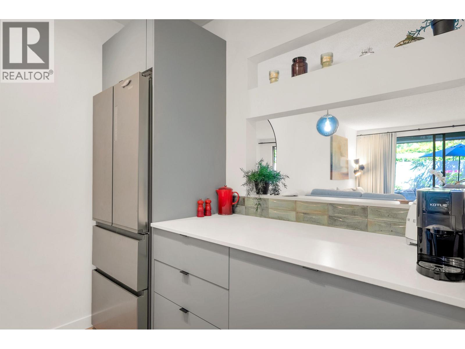 208 2119 Bellevue Avenue, West Vancouver, British Columbia  V7V 1C2 - Photo 7 - R3053929