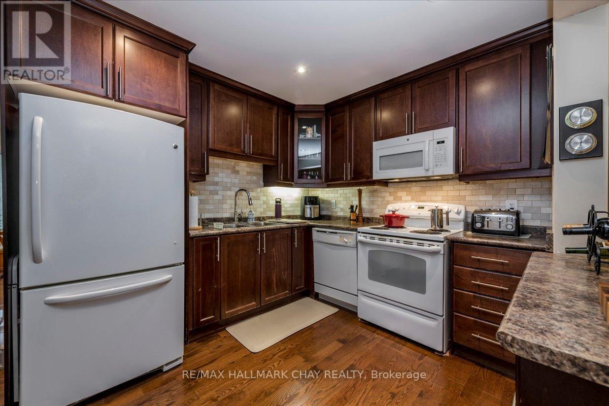 7 - 90 Sovereigns Gate, Barrie, Ontario  L4N 0Y9 - Photo 5 - S12435014