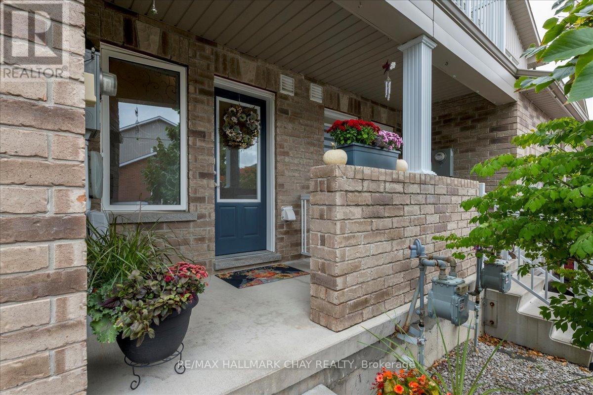 7 - 90 Sovereigns Gate, Barrie, Ontario  L4N 0Y9 - Photo 2 - S12435014
