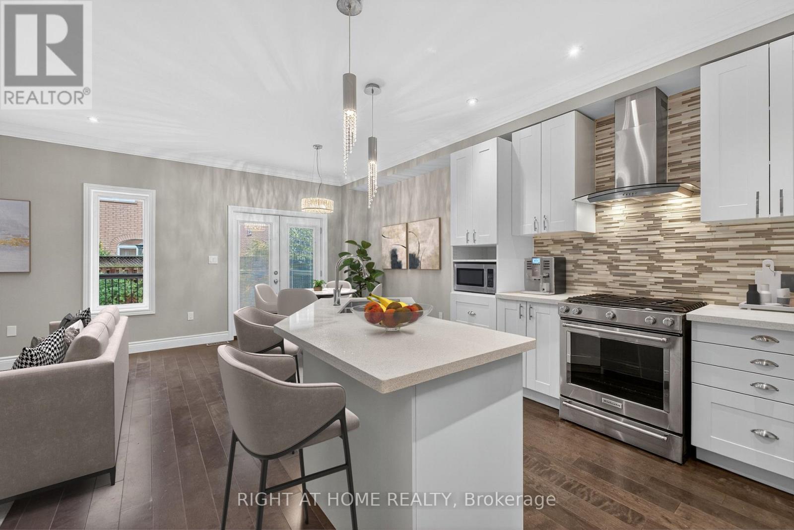 155 Springstead Avenue, Hamilton, Ontario  L8E 6E7 - Photo 8 - X12451727