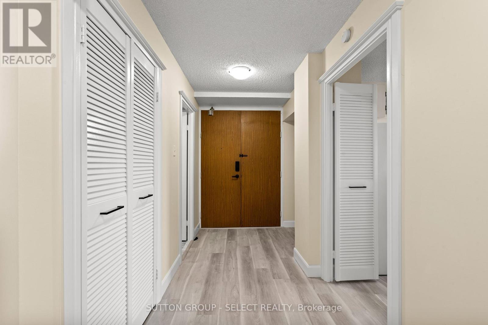 S01702 - 380 King Street, London East, Ontario  N6B 3L6 - Photo 3 - X12452995