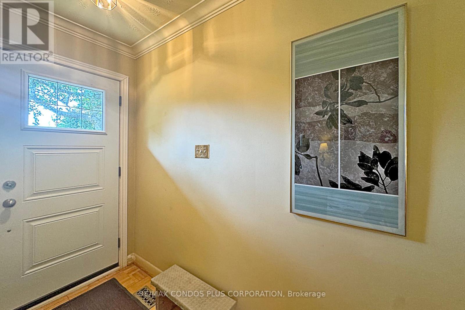 2004 Hartland Drive, Mississauga, Ontario  L5J 1M6 - Photo 18 - W12452950