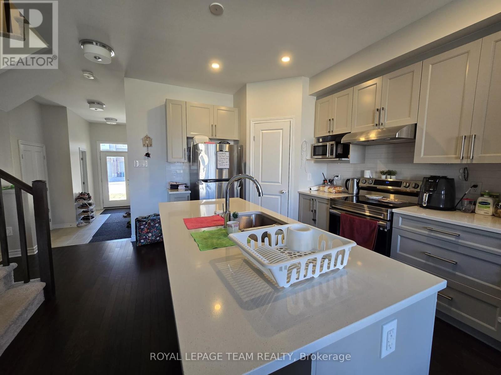 514 Sonmarg Crescent, Ottawa, Ontario  K2J 7A6 - Photo 3 - X12453018