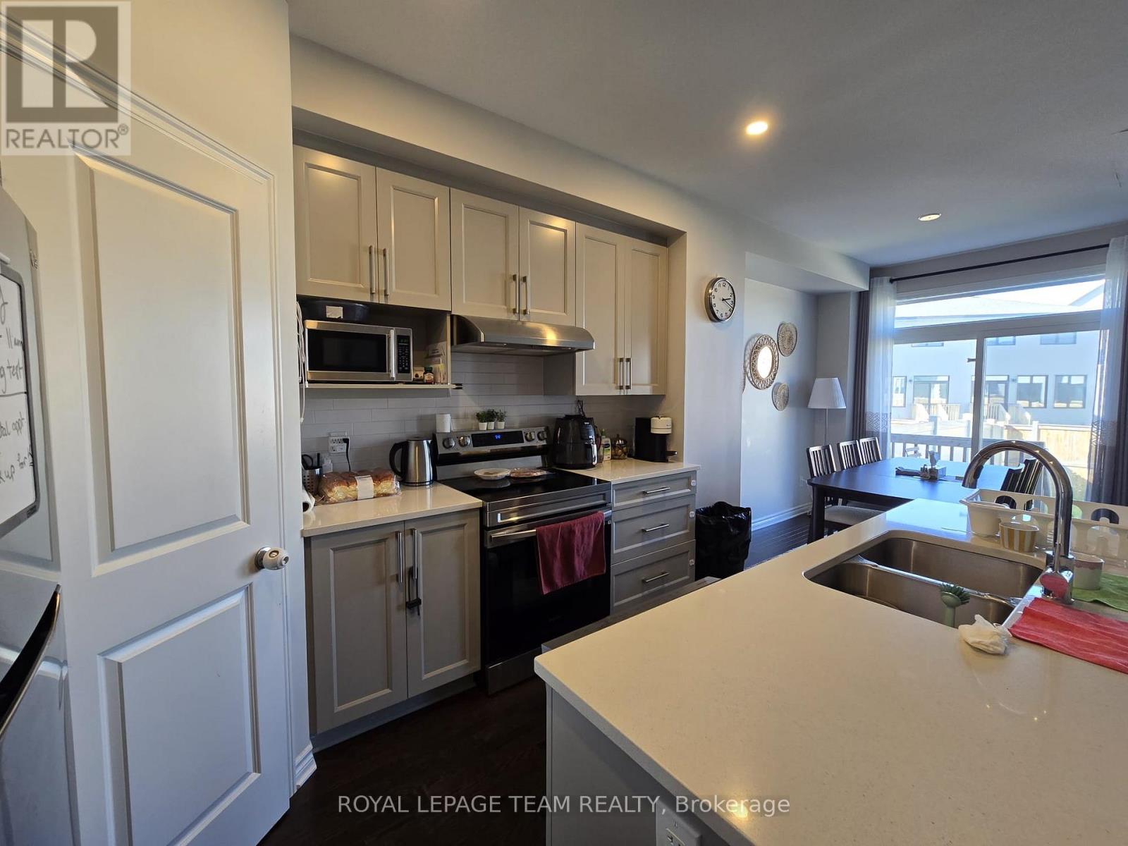 514 Sonmarg Crescent, Ottawa, Ontario  K2J 7A6 - Photo 4 - X12453018
