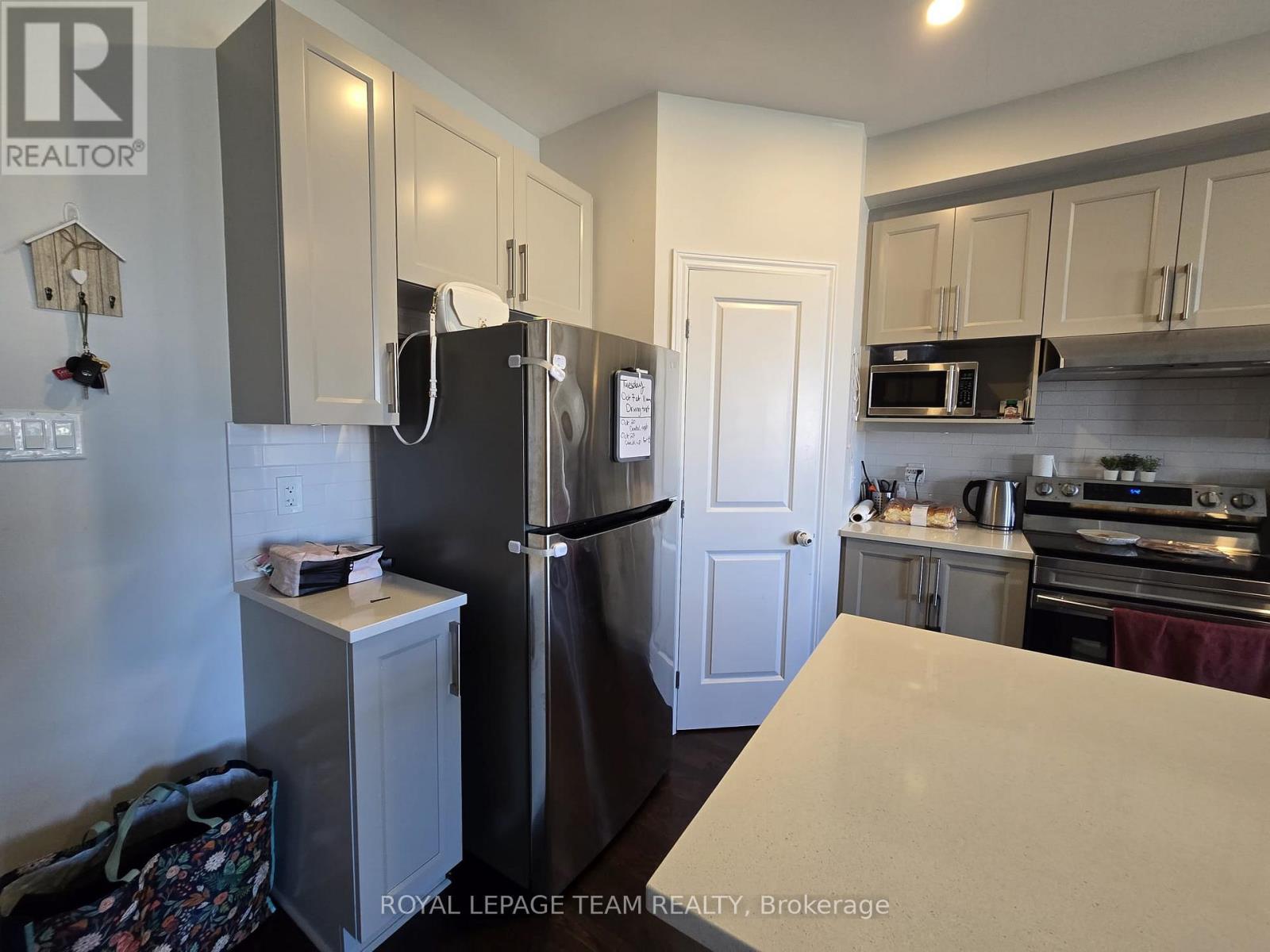 514 Sonmarg Crescent, Ottawa, Ontario  K2J 7A6 - Photo 5 - X12453018