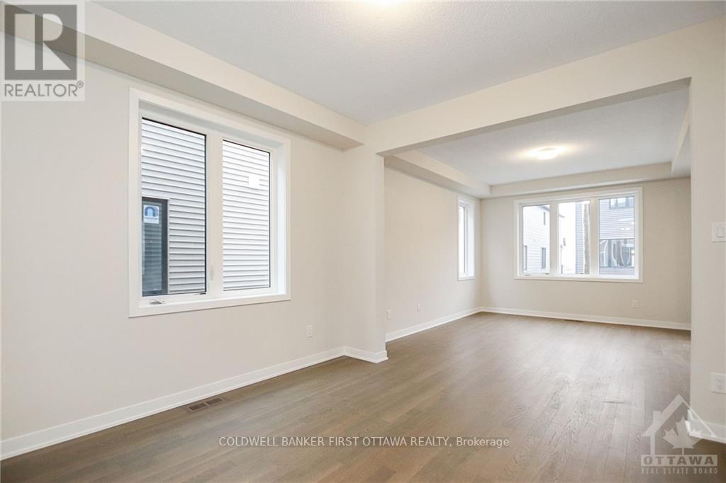 71 Kindred Row, Ottawa, Ontario  K2S 2Z6 - Photo 5 - X12453035