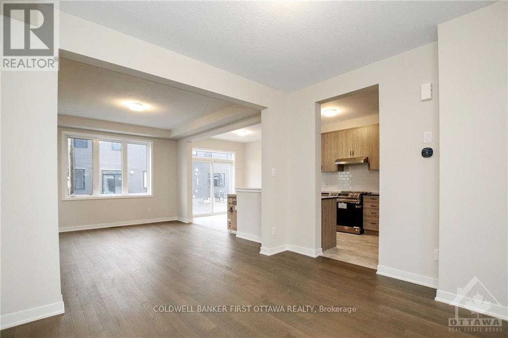 71 Kindred Row, Ottawa, Ontario  K2S 2Z6 - Photo 6 - X12453035