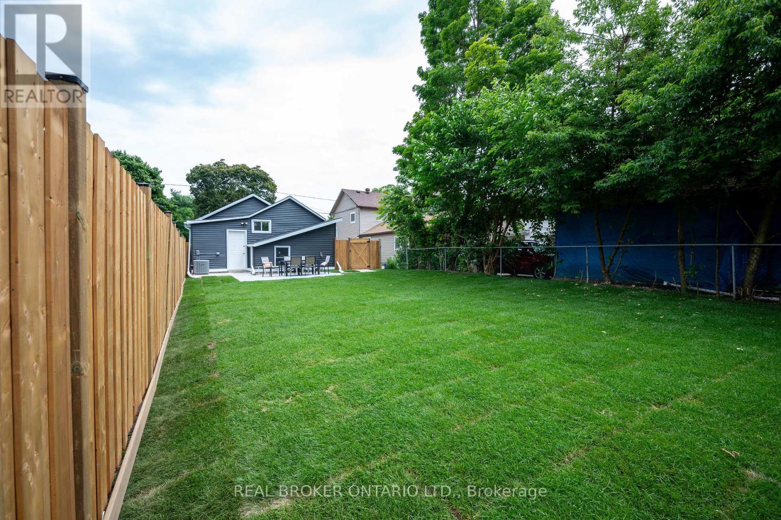 50 Pearl Street, Brantford, Ontario  N3T 3N6 - Photo 38 - X12452953