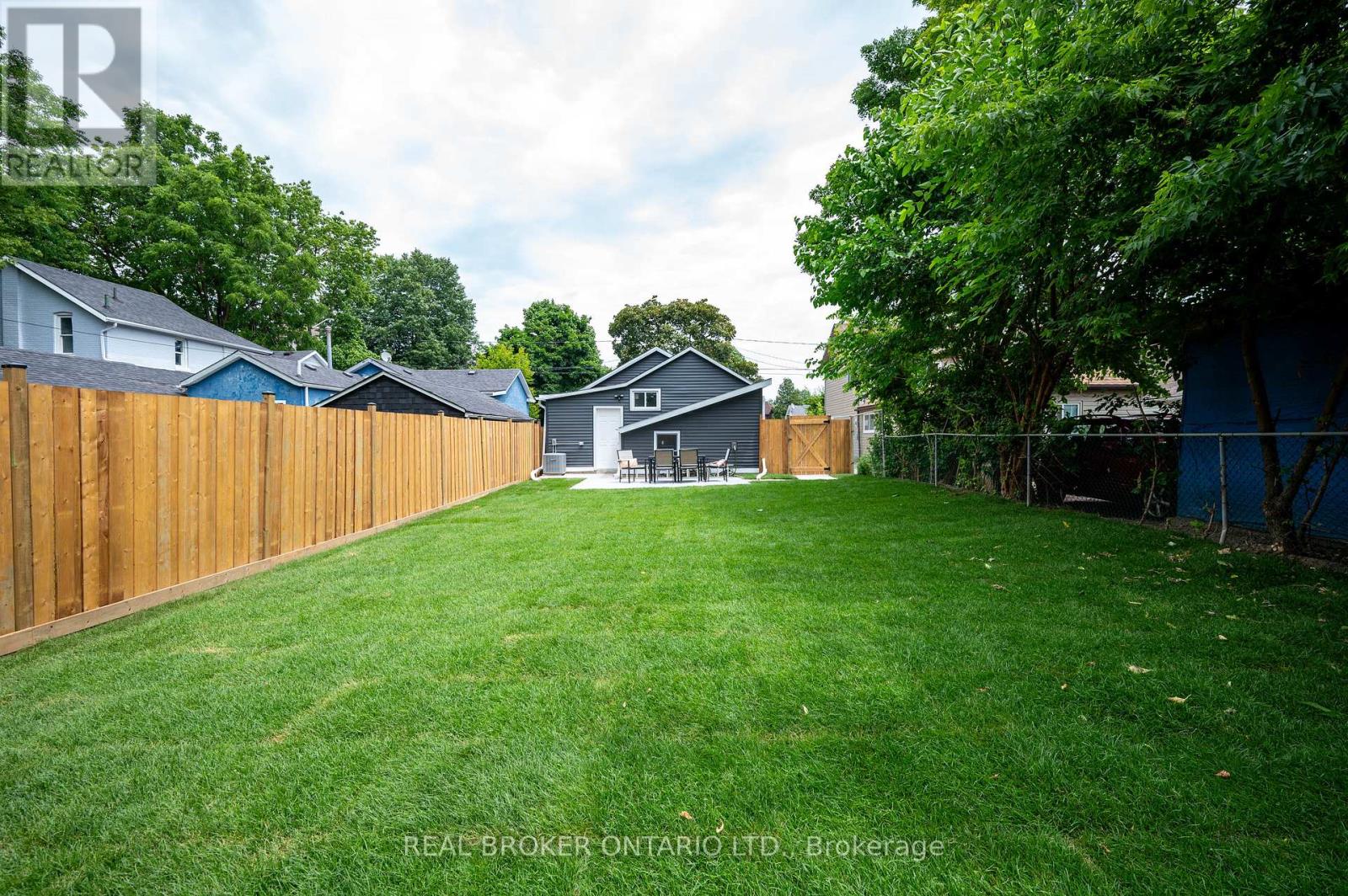50 Pearl Street, Brantford, Ontario  N3T 3N6 - Photo 39 - X12452953