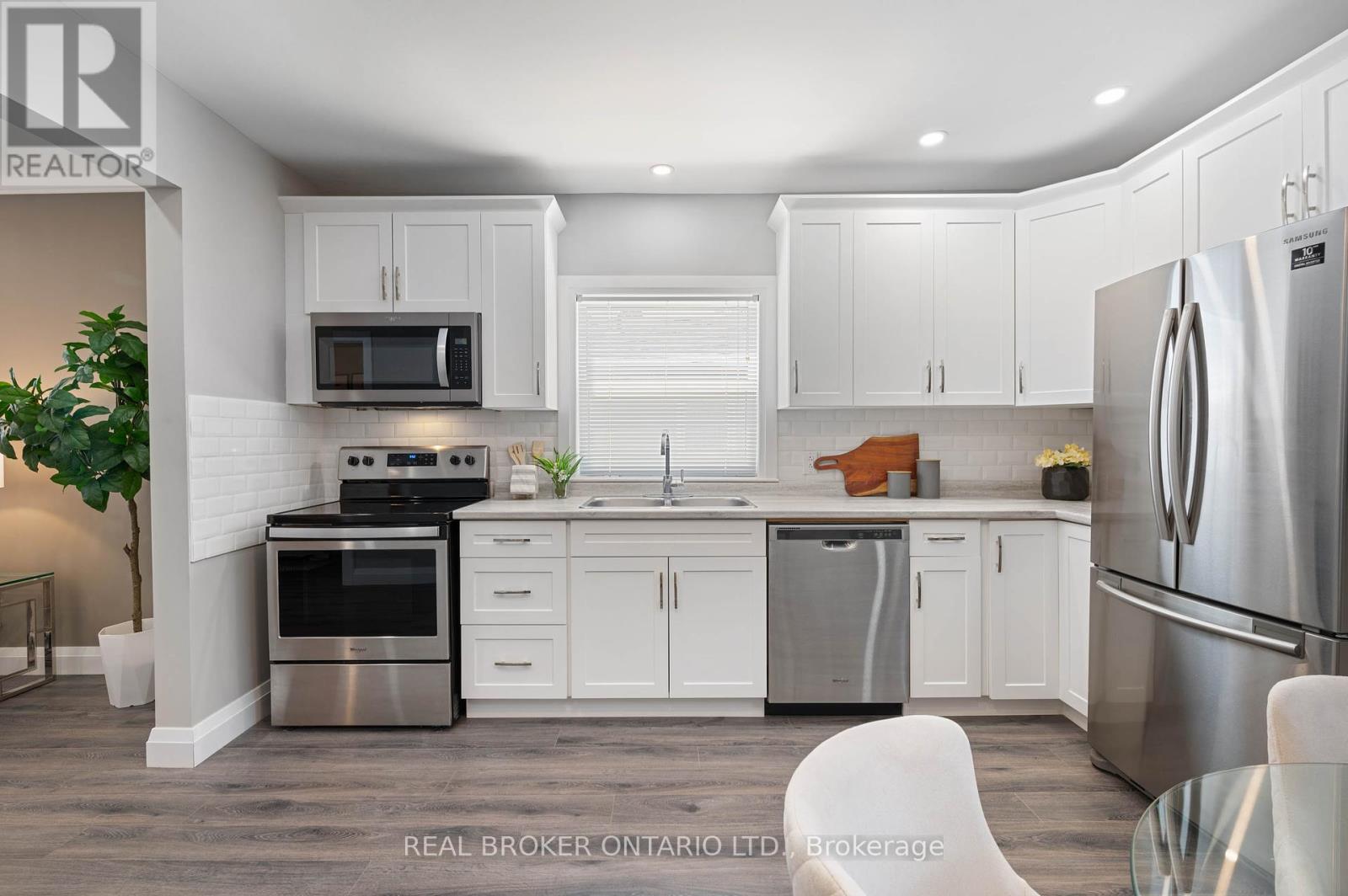 50 Pearl Street, Brantford, Ontario  N3T 3N6 - Photo 4 - X12452953