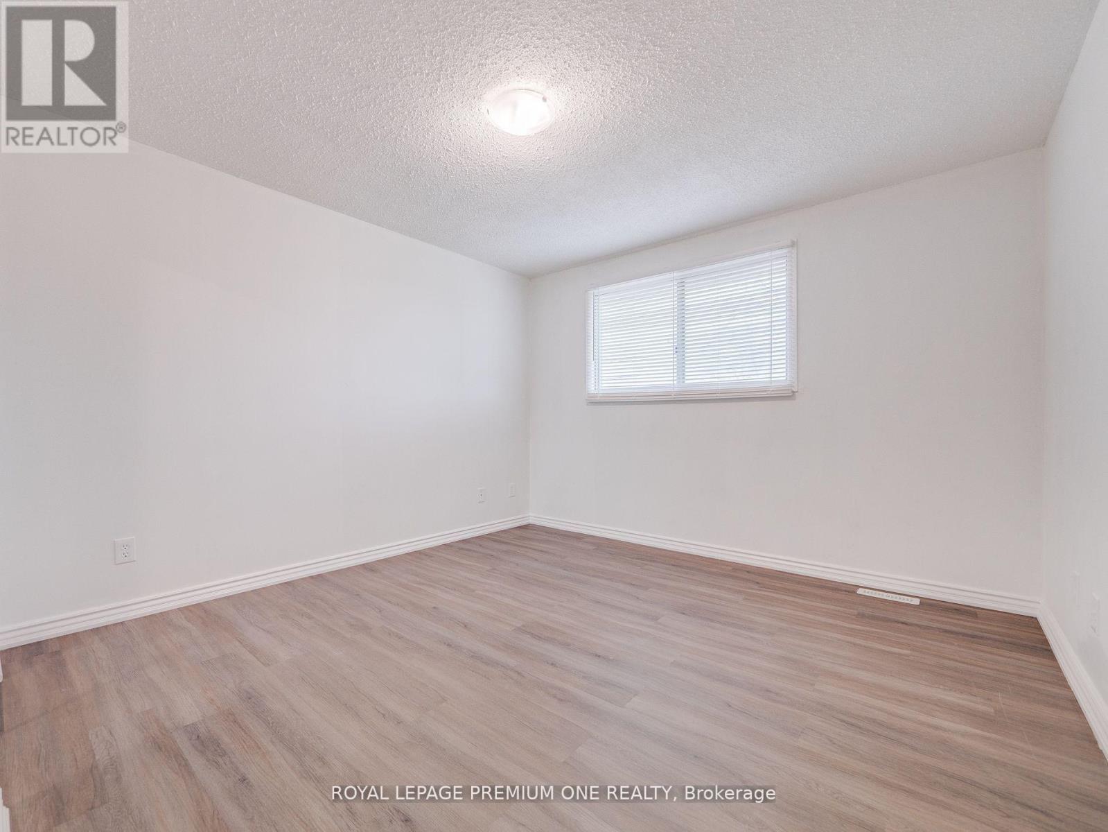 Lower - 935 Strasburg Road, Kitchener, Ontario  N2E 1T6 - Photo 13 - X12452955