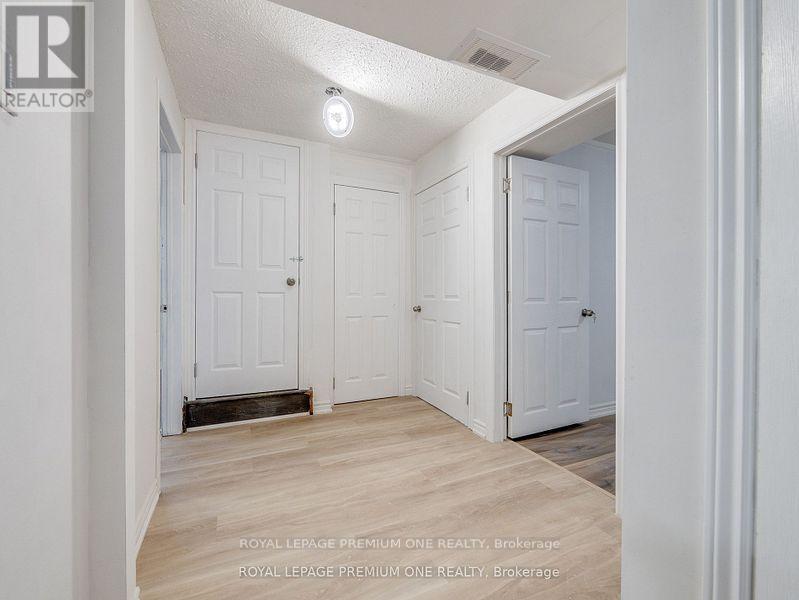 Lower - 935 Strasburg Road, Kitchener, Ontario  N2E 1T6 - Photo 5 - X12452955