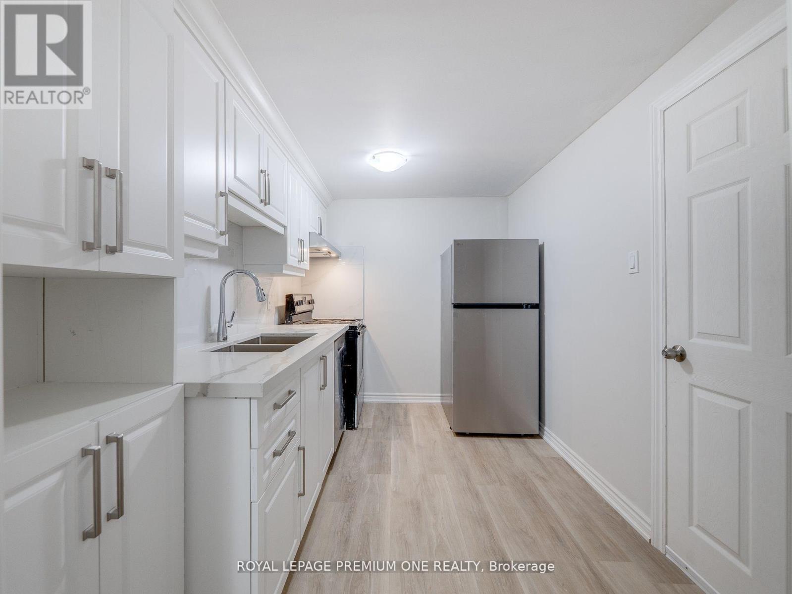 Lower - 935 Strasburg Road, Kitchener, Ontario  N2E 1T6 - Photo 6 - X12452955
