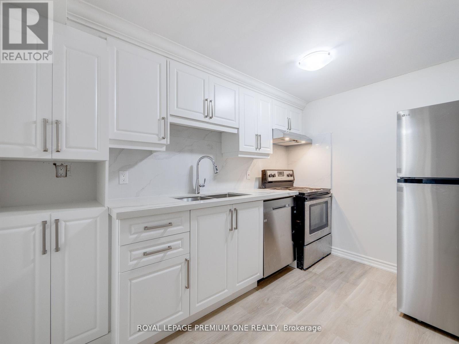 Lower - 935 Strasburg Road, Kitchener, Ontario  N2E 1T6 - Photo 7 - X12452955