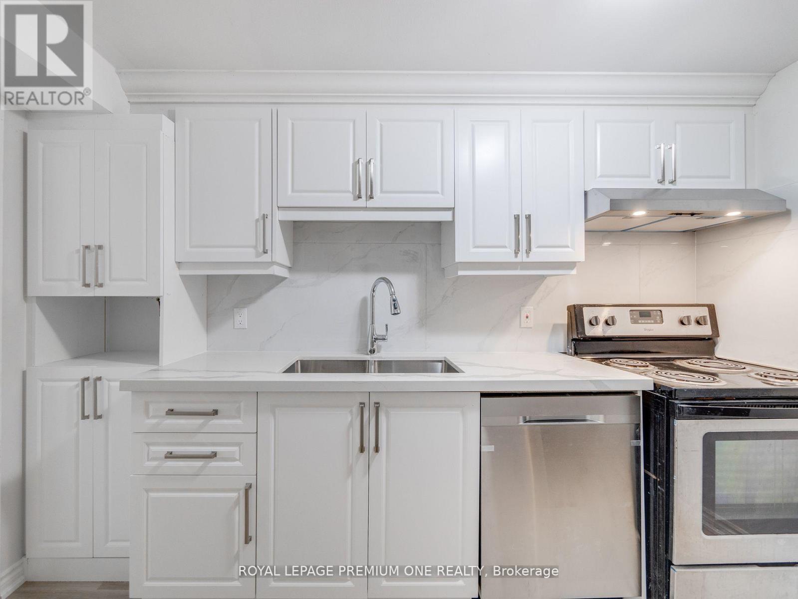 Lower - 935 Strasburg Road, Kitchener, Ontario  N2E 1T6 - Photo 8 - X12452955