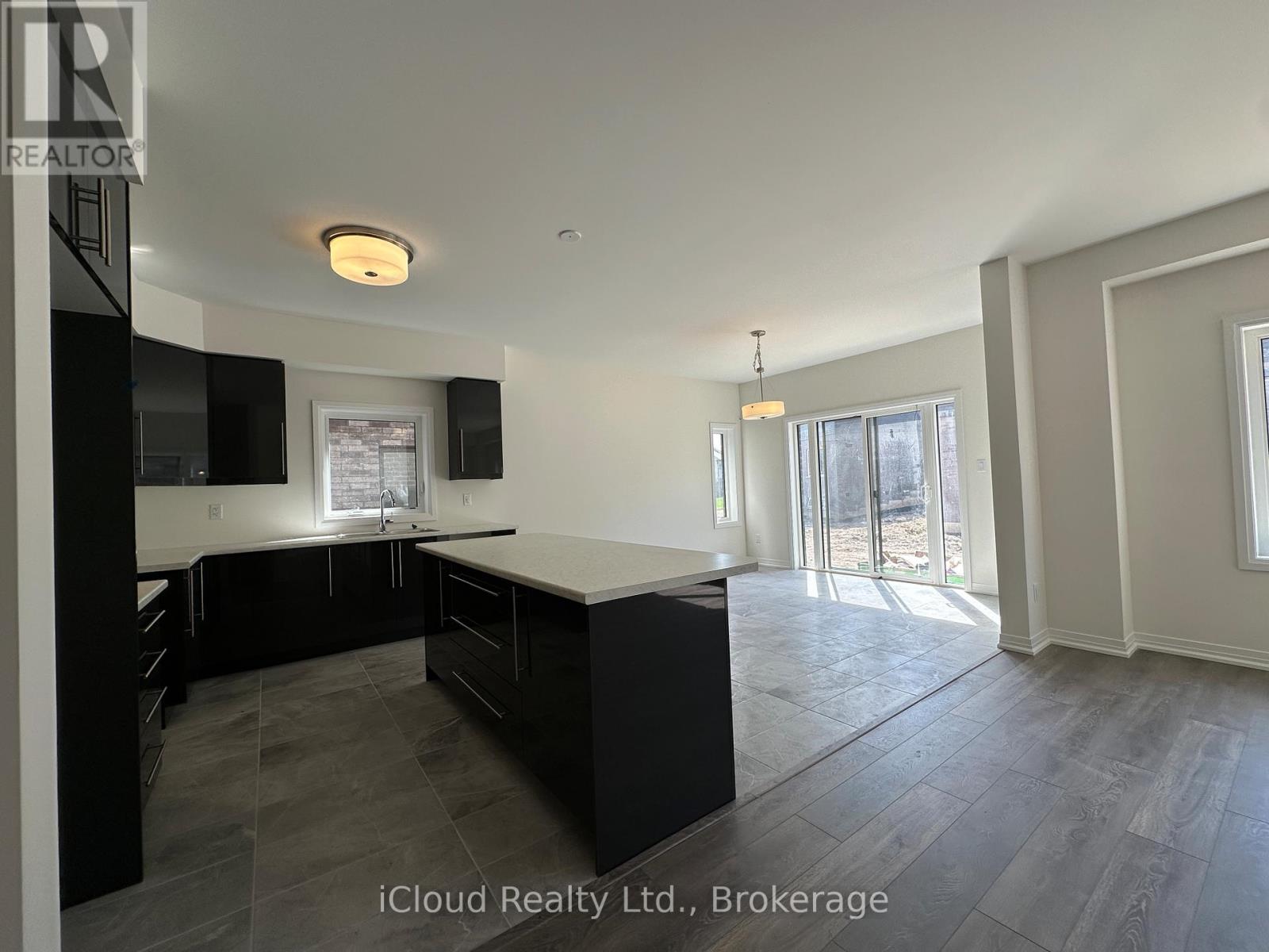 77 Mckernan Avenue, Brantford, Ontario  N3V 0C1 - Photo 14 - X12452966