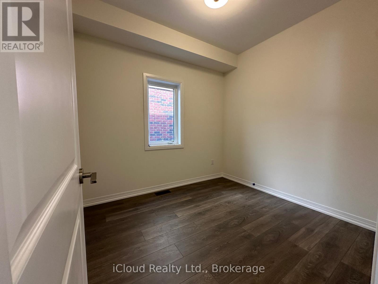 77 Mckernan Avenue, Brantford, Ontario  N3V 0C1 - Photo 8 - X12452966