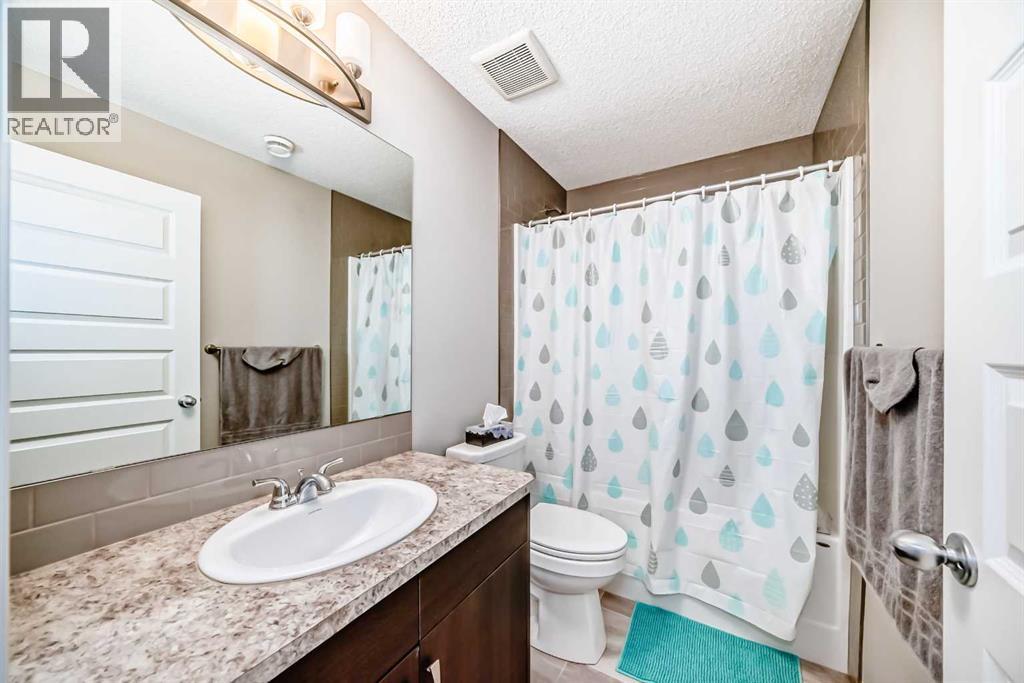 63 Heritage Court, Cochrane, Alberta  T4C 2N5 - Photo 36 - A2257011