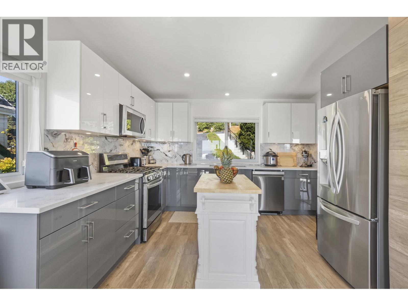 637 Alpine Court, North Vancouver, British Columbia  V7R 2L7 - Photo 12 - R3056813
