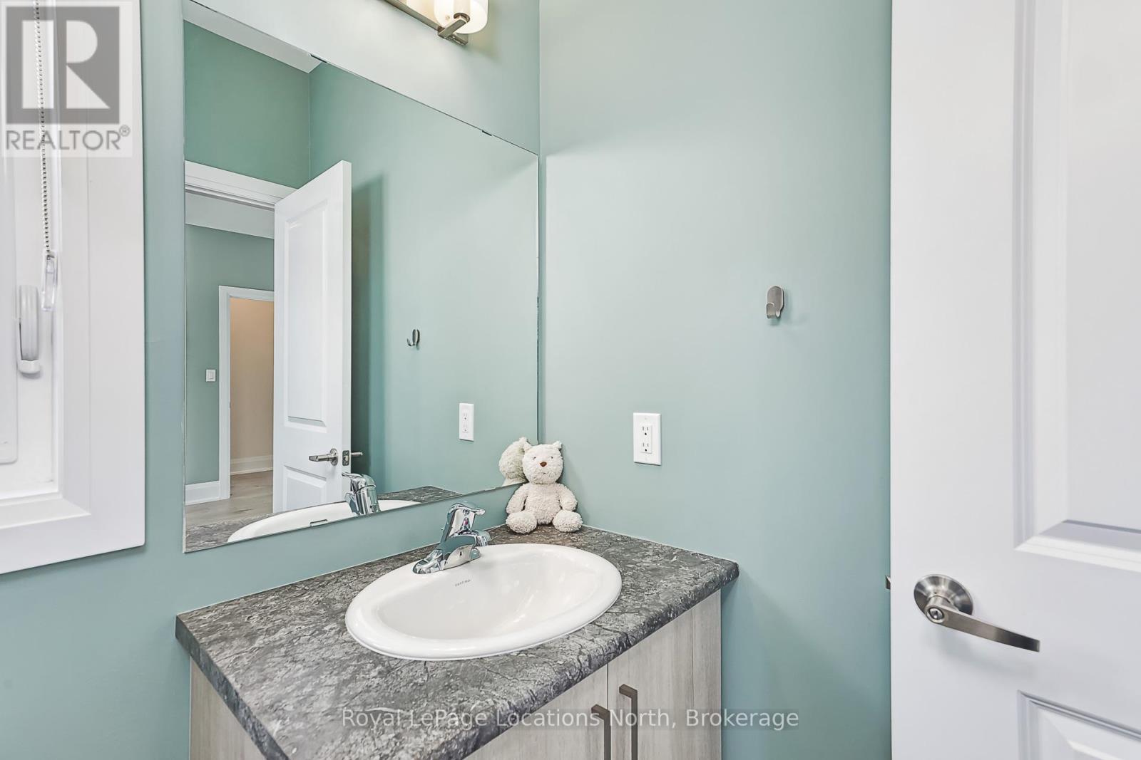 143 Springside Crescent, Blue Mountains, Ontario  L9Y 5J6 - Photo 35 - X12451159