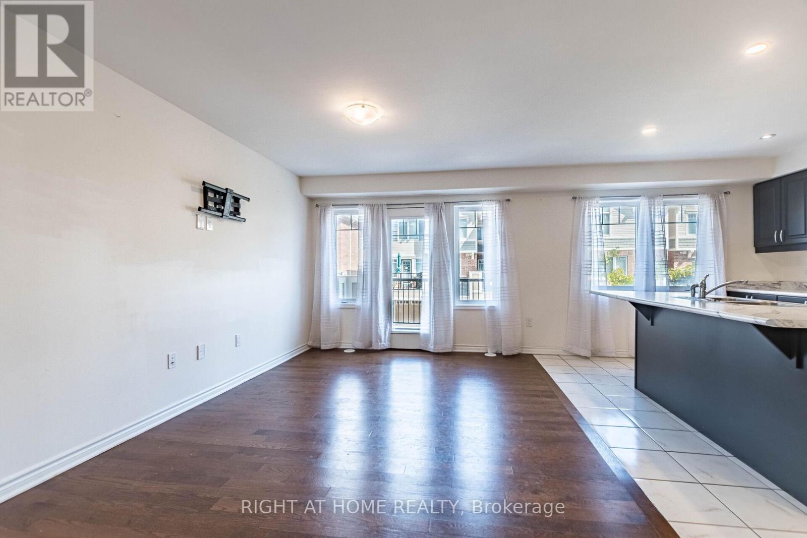 98 - 1000 Asleton Boulevard, Milton, Ontario  L9T 9L4 - Photo 9 - W12303698