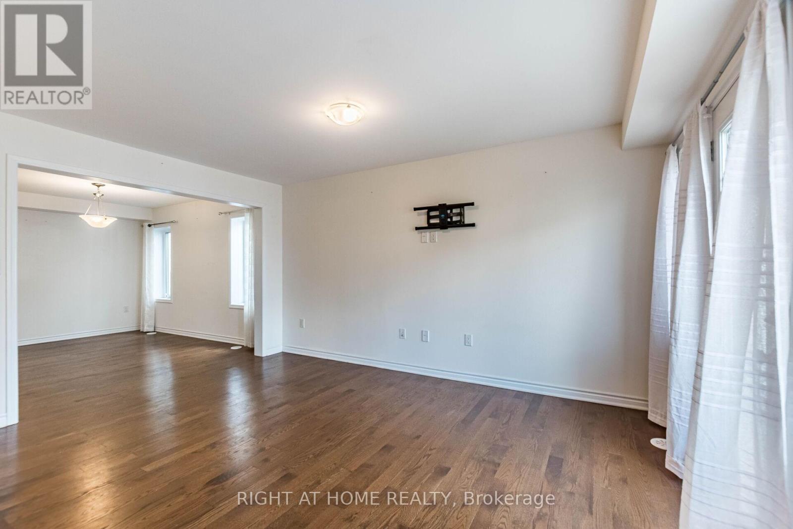 98 - 1000 Asleton Boulevard, Milton, Ontario  L9T 9L4 - Photo 10 - W12303698