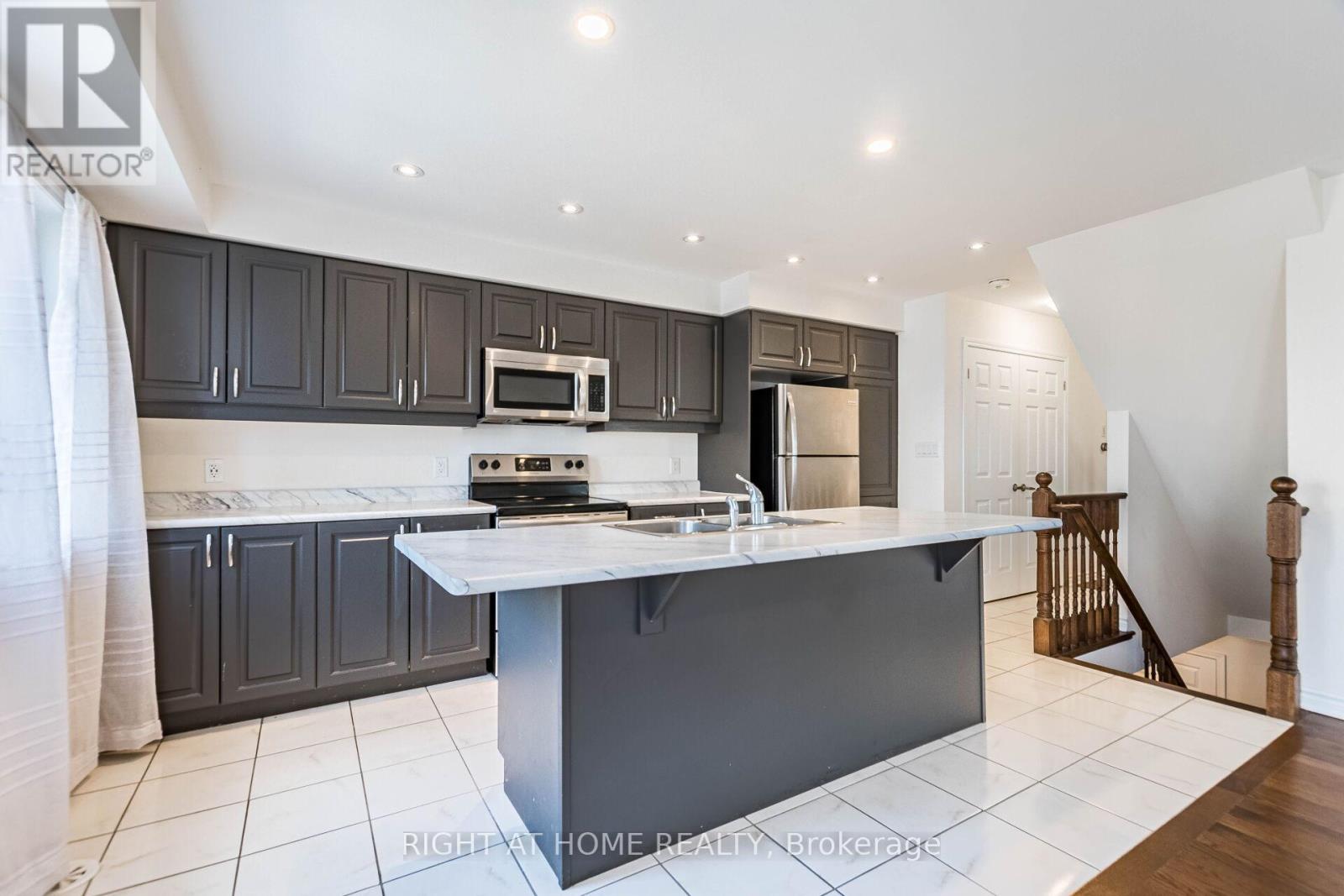 98 - 1000 Asleton Boulevard, Milton, Ontario  L9T 9L4 - Photo 17 - W12303698