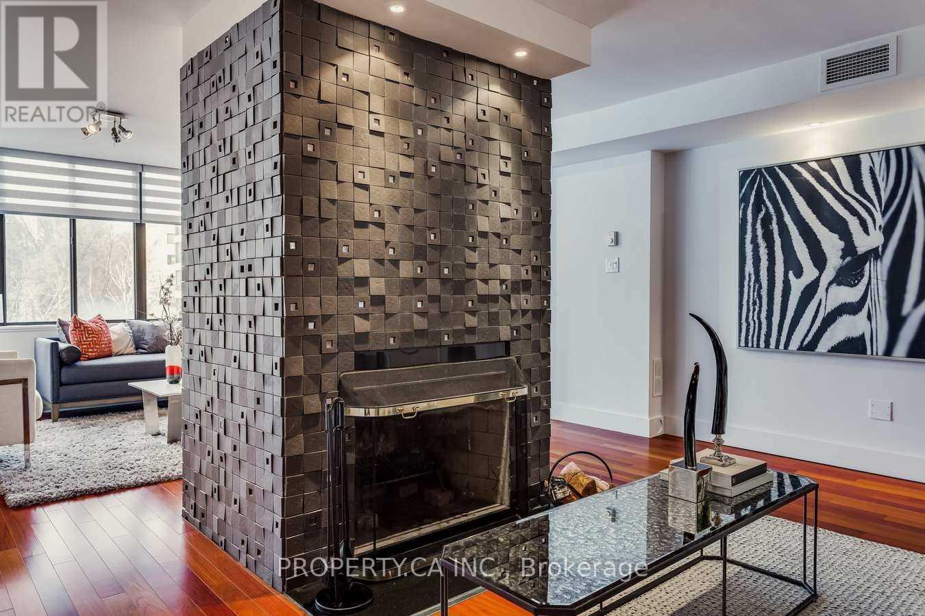403 - 349 St Clair Avenue W, Toronto, Ontario  M5P 1N3 - Photo 18 - C12453025