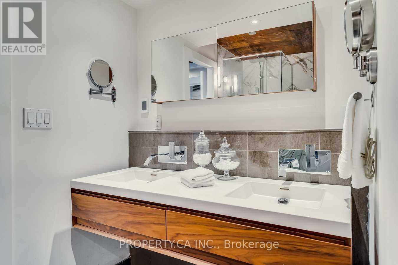 403 - 349 St Clair Avenue W, Toronto, Ontario  M5P 1N3 - Photo 35 - C12453025