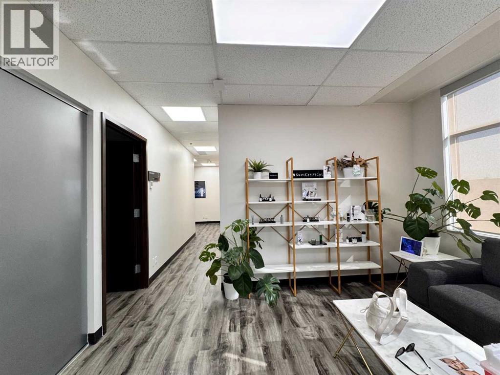 30 Springborough Boulevard Sw, Calgary, Alberta  T3H 0N9 - Photo 5 - A2260762