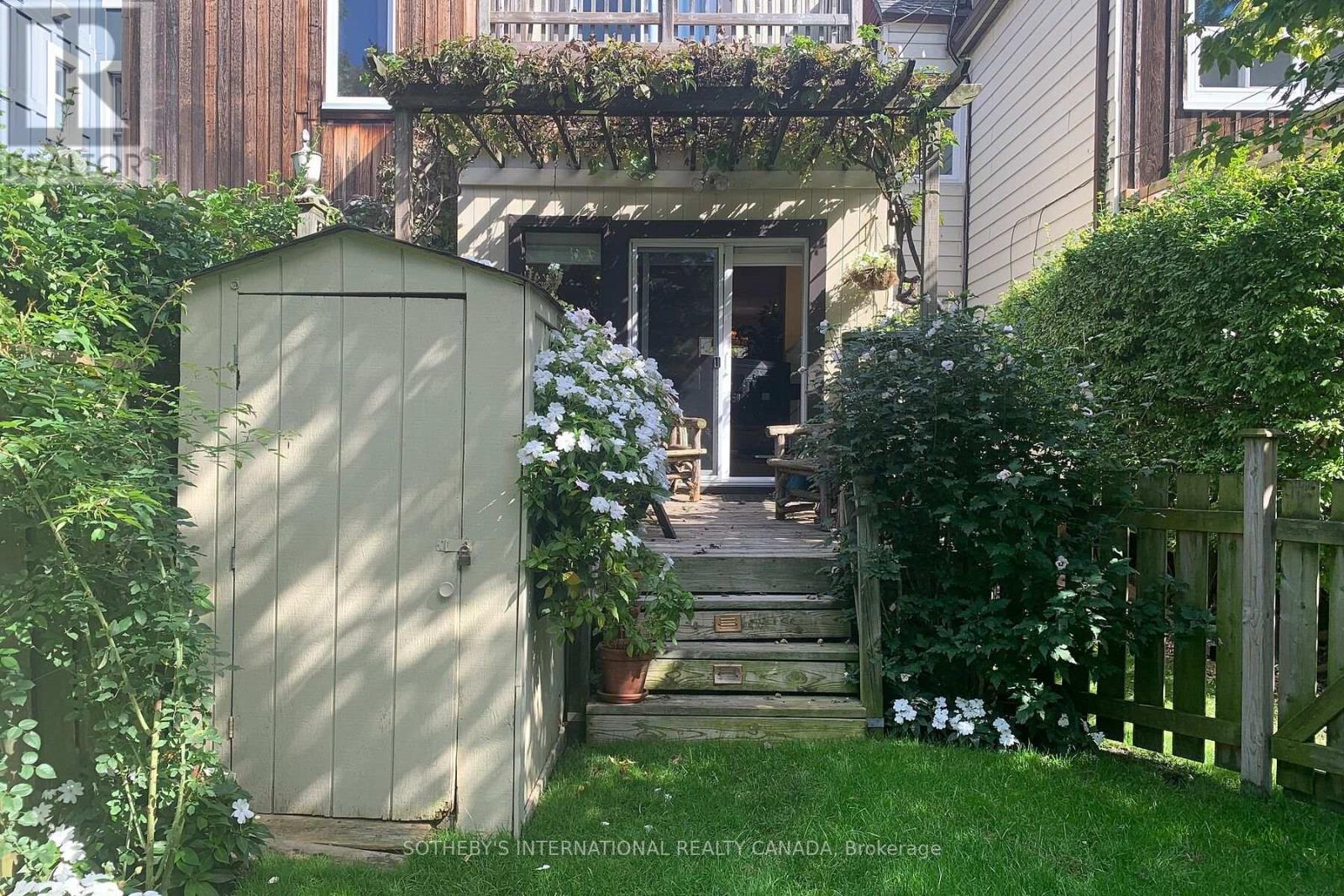 218 De Grassi Street, Toronto, Ontario  M4M 2K5 - Photo 12 - E12452985