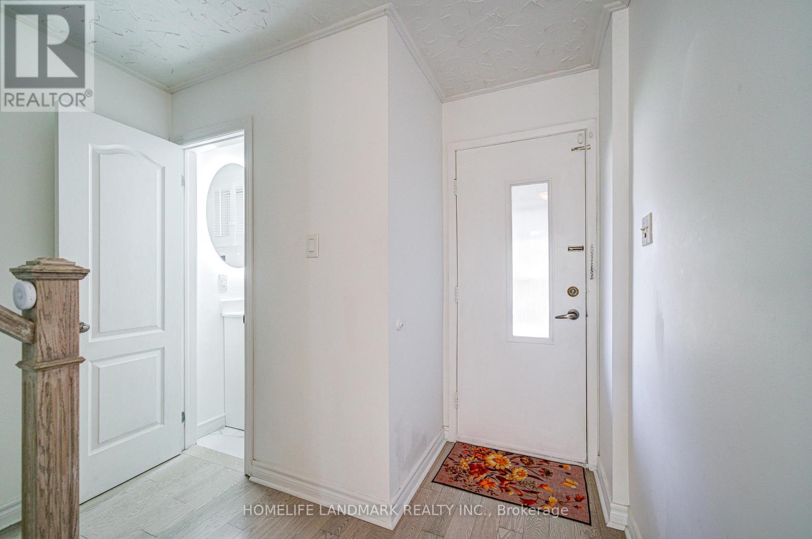 33 Phalen Crescent, Toronto, Ontario  M1V 1Y5 - Photo 2 - E12453000