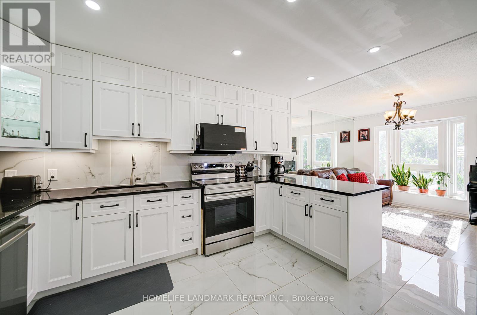 33 Phalen Crescent, Toronto, Ontario  M1V 1Y5 - Photo 6 - E12453000