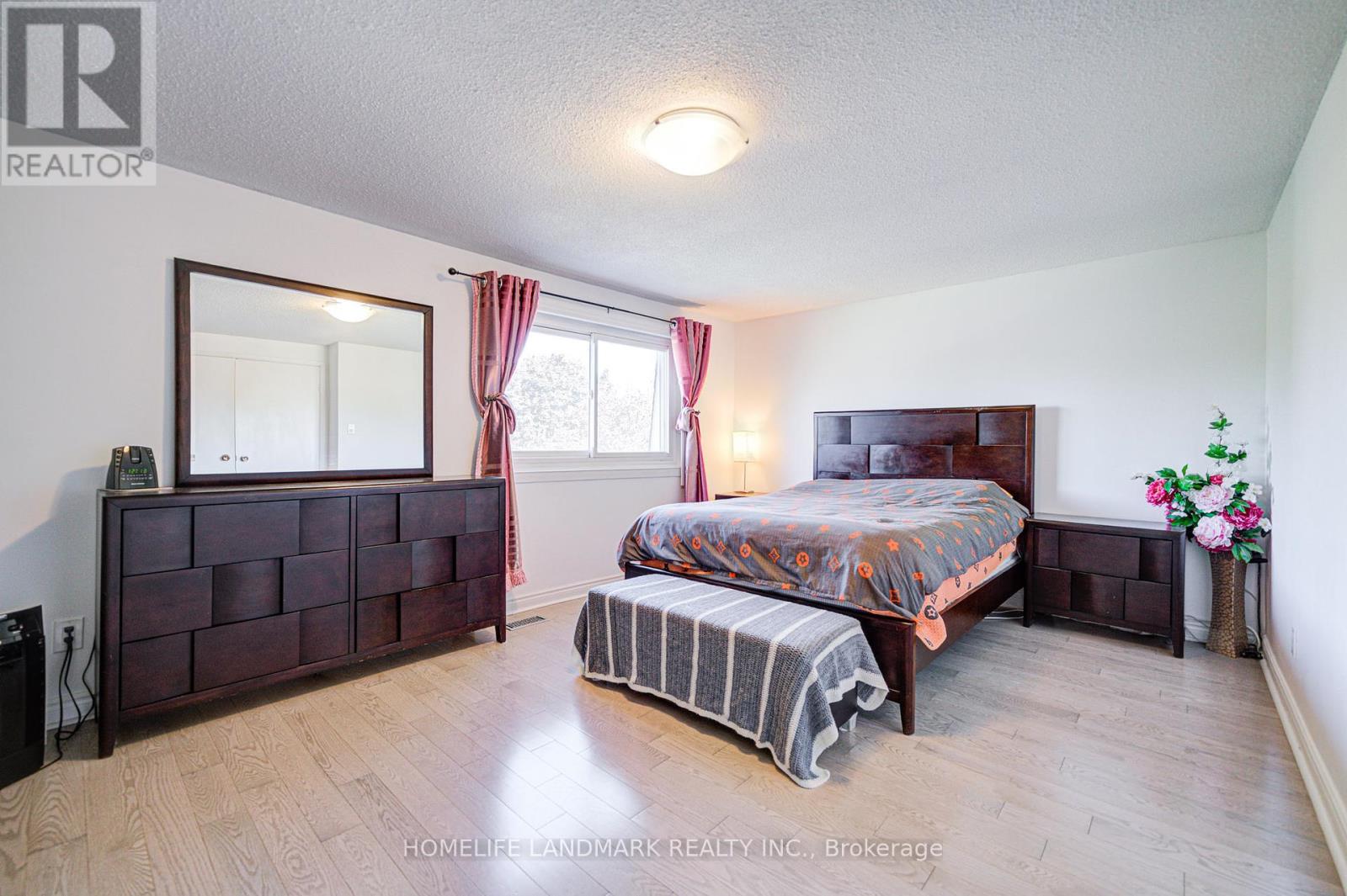 33 Phalen Crescent, Toronto, Ontario  M1V 1Y5 - Photo 9 - E12453000