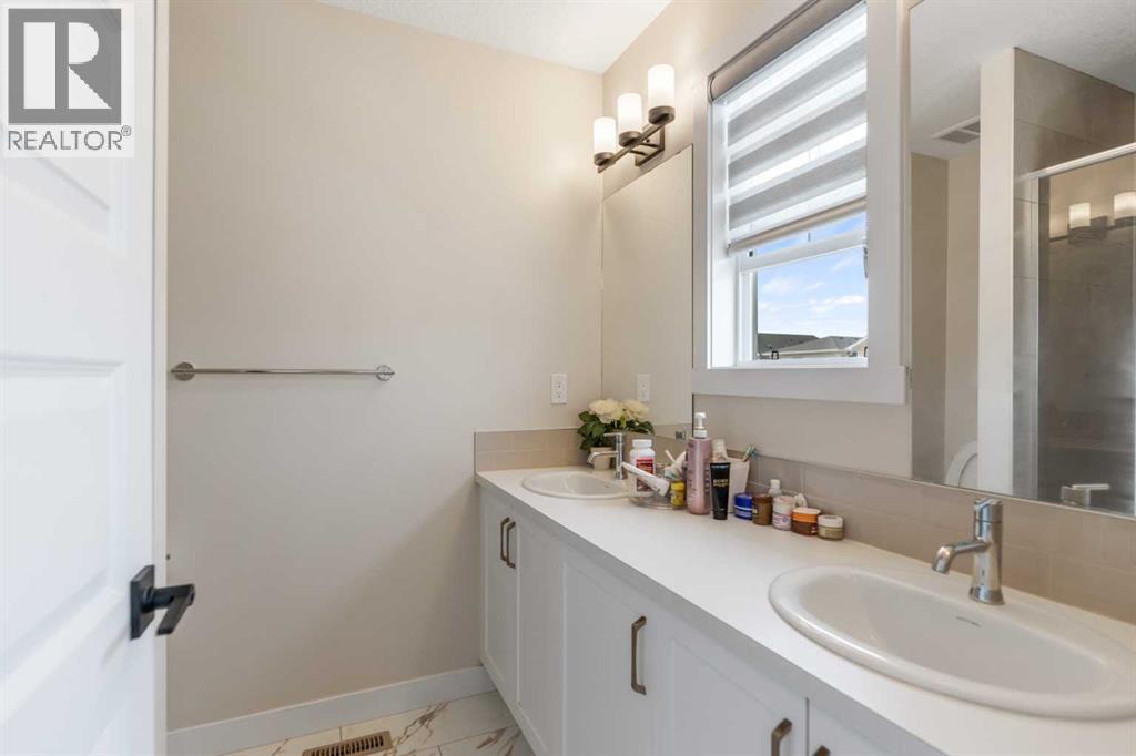 746 Bayview Hill Sw, Airdrie, Alberta  T4B 5M4 - Photo 19 - A2255639