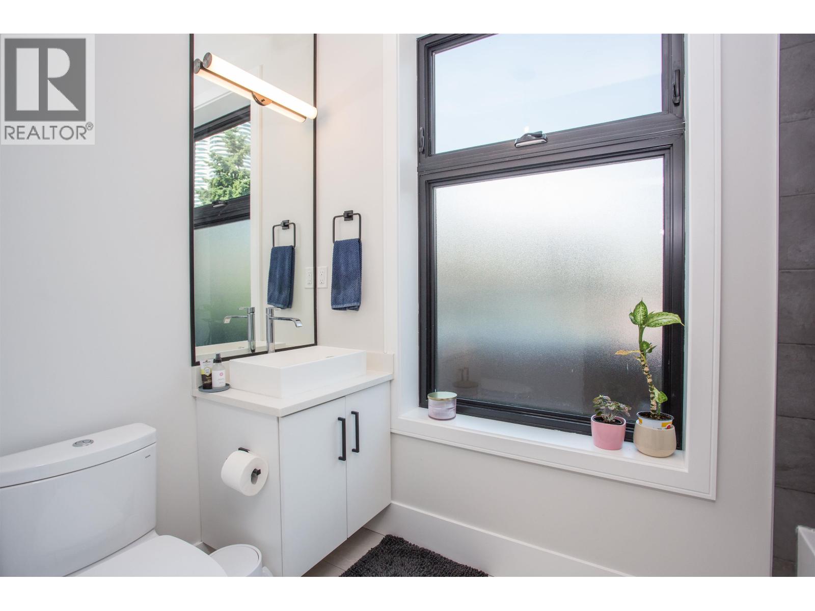 2 1152 Comox Street, Vancouver, British Columbia  V6E 1K5 - Photo 21 - R3042910