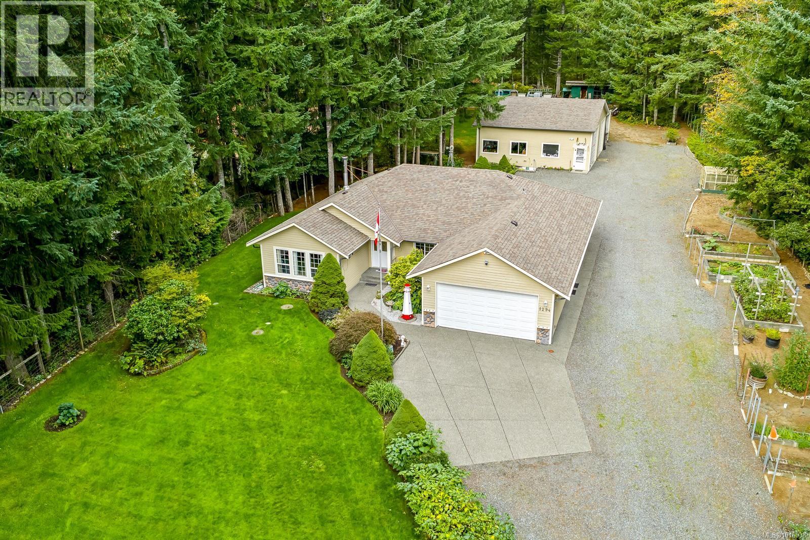 1294 WILLIAMS BEACH Rd, Black Creek, British Columbia