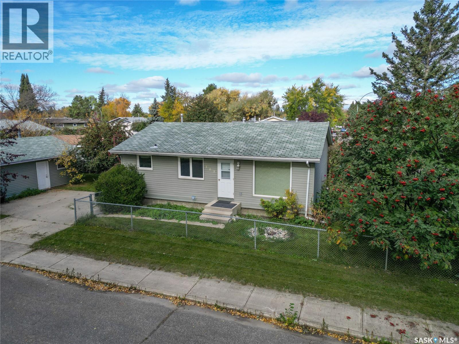 165 Macdowall Crescent, Prince Albert, Saskatchewan  S6V 6N4 - Photo 1 - SK020322