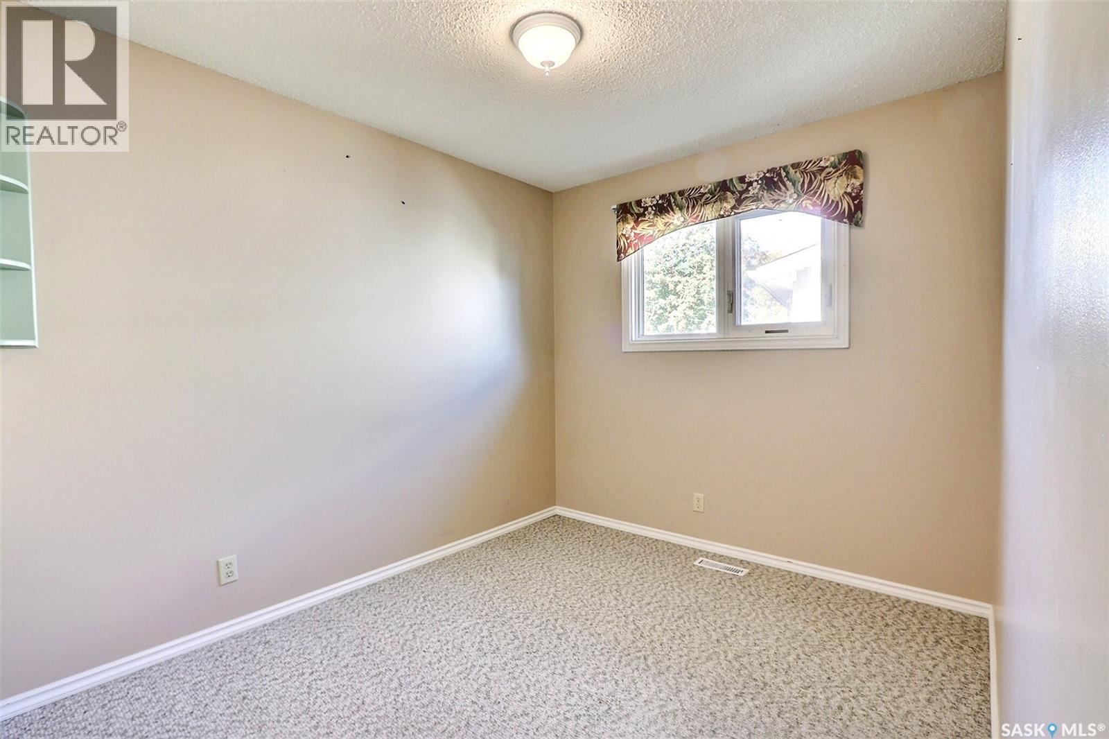 165 Macdowall Crescent, Prince Albert, Saskatchewan  S6V 6N4 - Photo 10 - SK020322