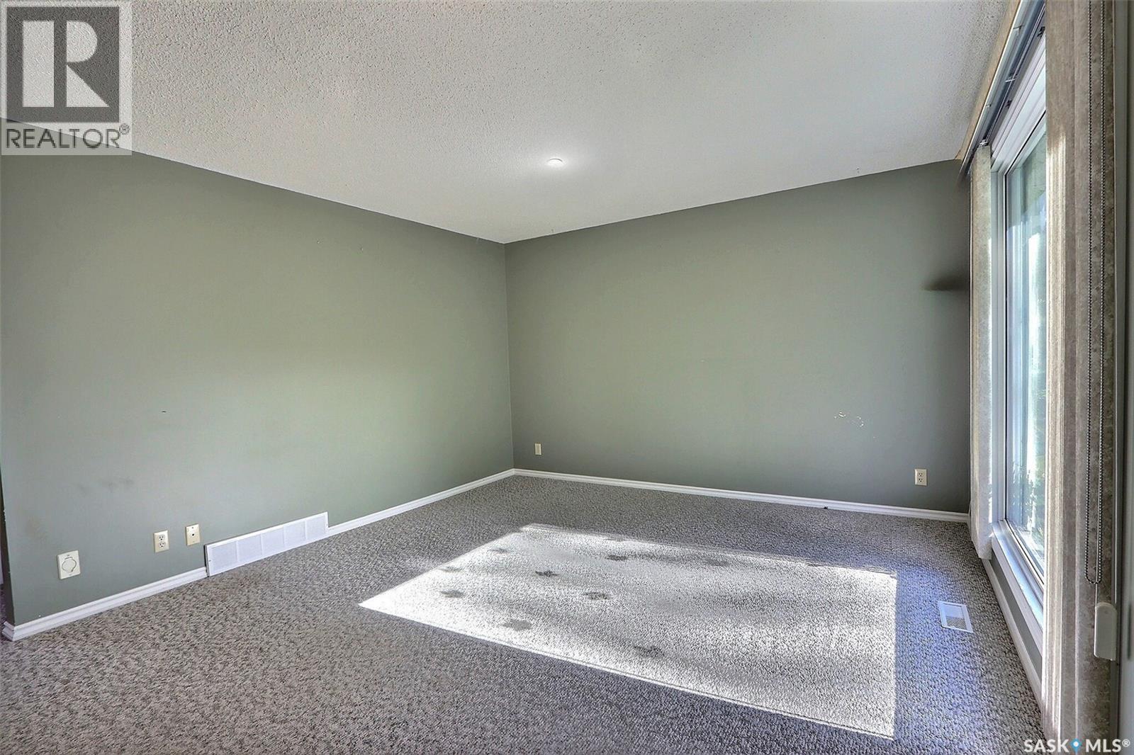 165 Macdowall Crescent, Prince Albert, Saskatchewan  S6V 6N4 - Photo 7 - SK020322