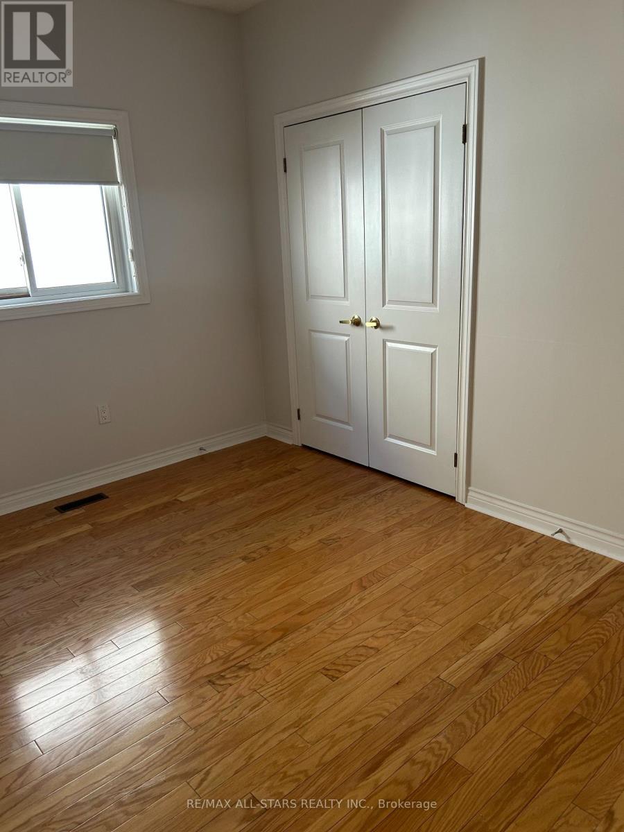 Full House - 171 Shaftsbury Avenue, Richmond Hill, Ontario  L4C 0G2 - Photo 10 - N12452999