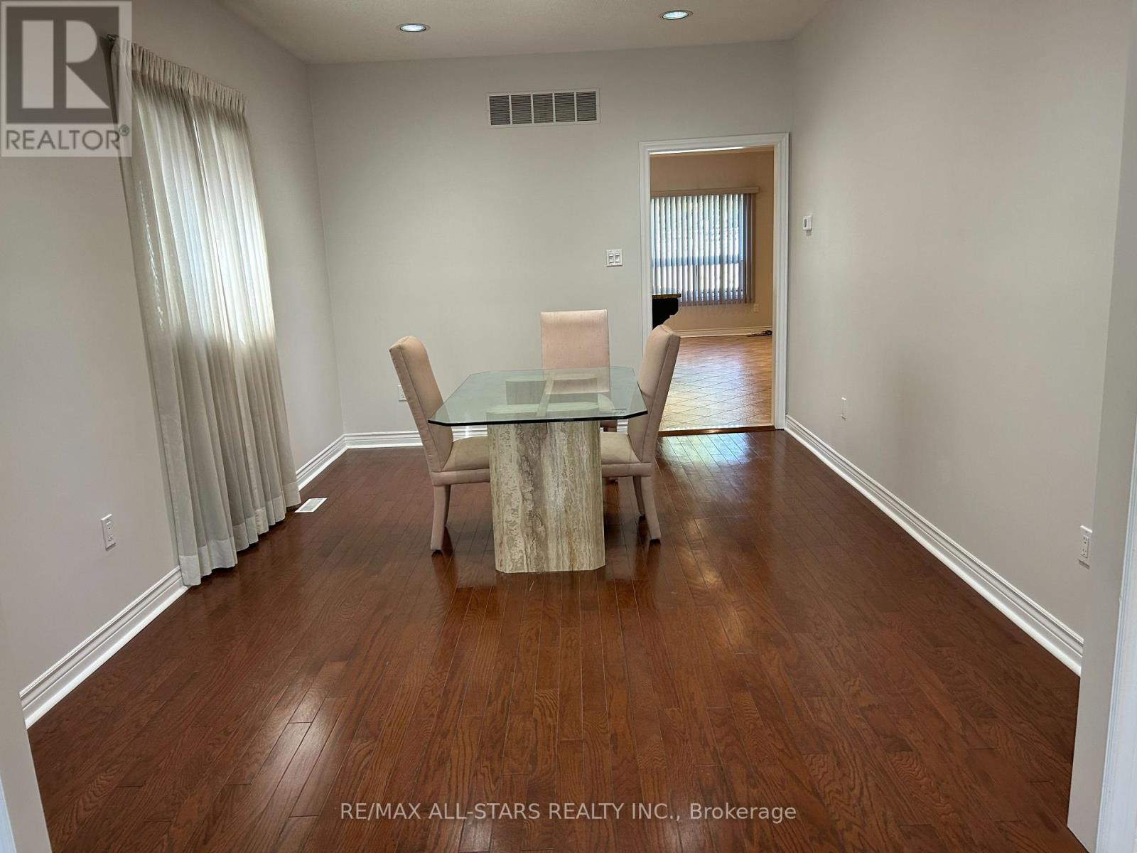 Full House - 171 Shaftsbury Avenue, Richmond Hill, Ontario  L4C 0G2 - Photo 2 - N12452999