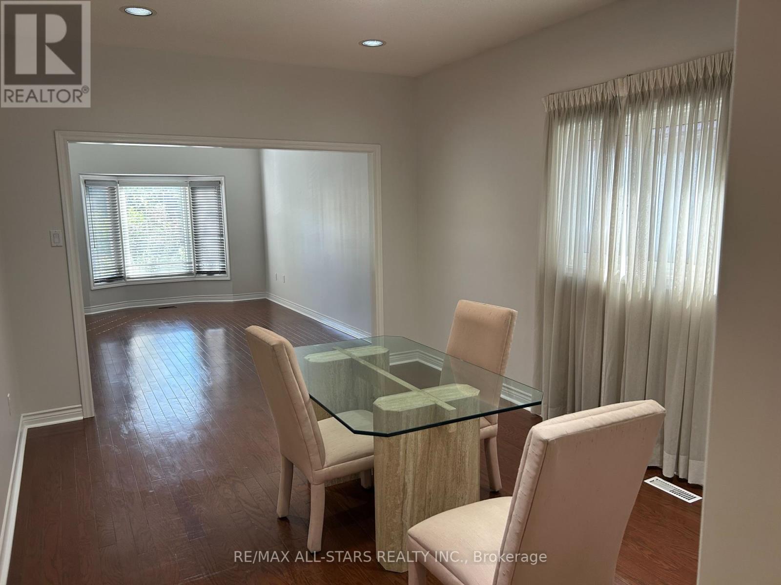 Full House - 171 Shaftsbury Avenue, Richmond Hill, Ontario  L4C 0G2 - Photo 3 - N12452999