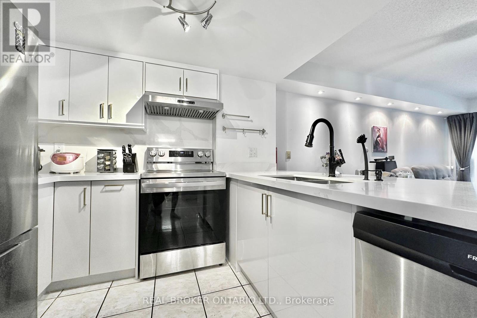 206 - 135 Pond Drive, Markham, Ontario  L3T 7V6 - Photo 19 - N12453032