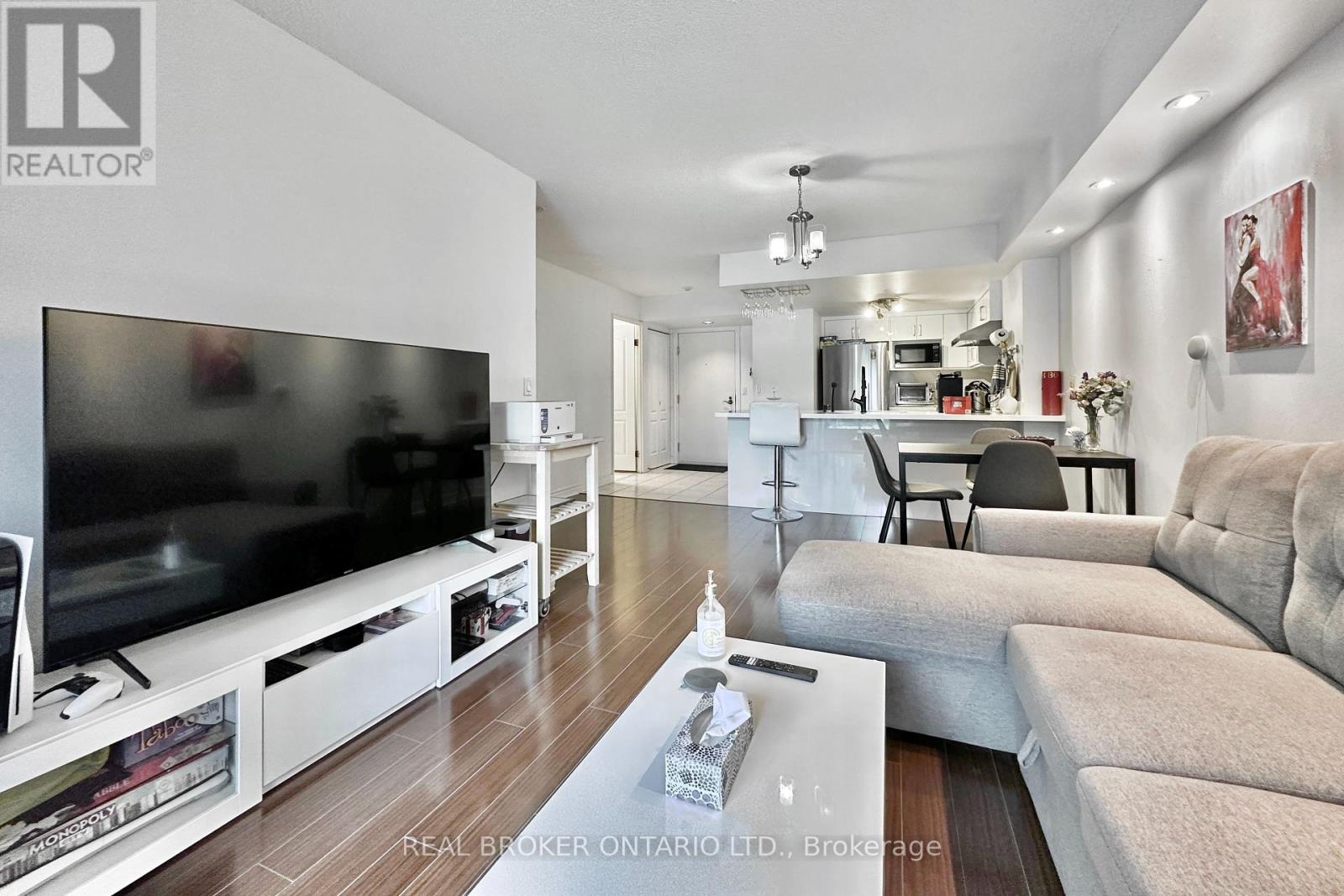 206 - 135 Pond Drive, Markham, Ontario  L3T 7V6 - Photo 9 - N12453032